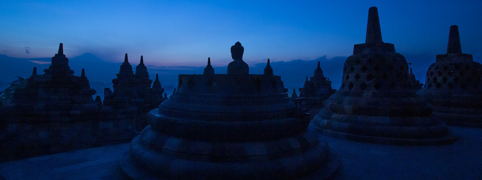 Sliderbild: Buddhas auf dem Borobudur