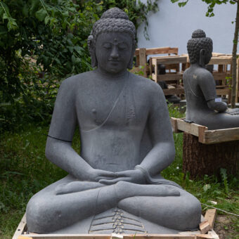 G120-2278 Sitzender Buddha Lavastein, 120cm, 400kg