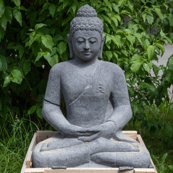 G70-2249 Sitzender Buddha, Lavastein, 70cm, 70kg