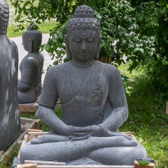 G70-2253 Sitzender Buddha, Lavastein, 70cm, 70kg