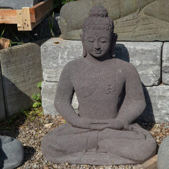 H70-2246 Sitzender Buddha, rötlicher Lavastein, 70cm, 70kg