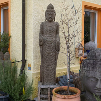 HST211B-1601 Stehender Buddha (Devi) Greenstone, 210cm, 350kg